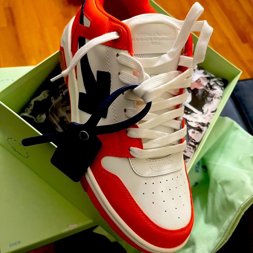 Off White Out Of Office “Ooo” Sneakers. New size 44 10.5
